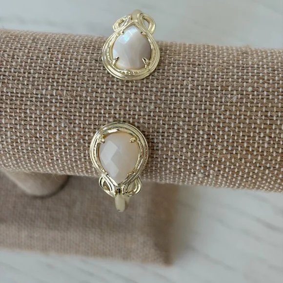 Kendra Scott Andy Pinch Bracelet - Picture 4 of 7